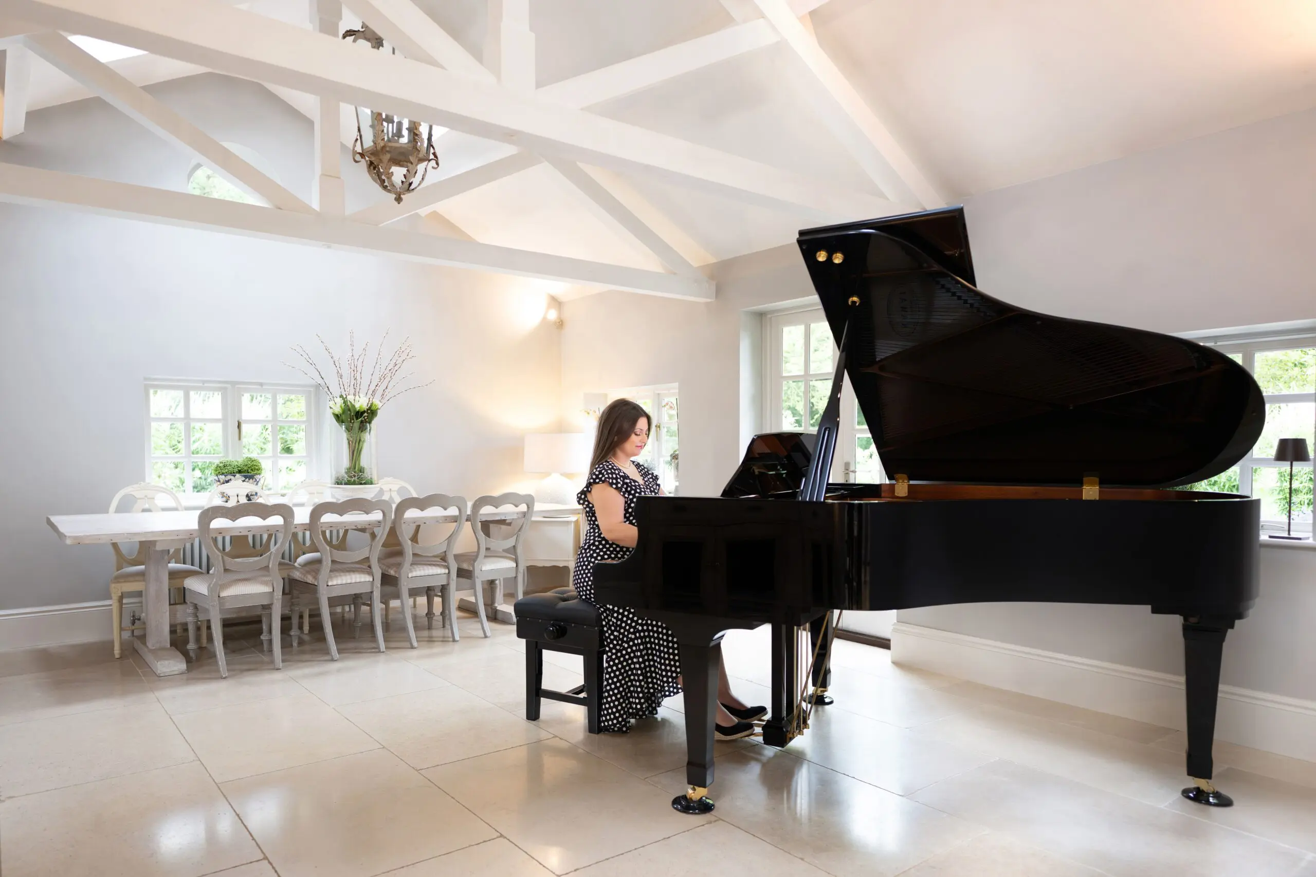 Kawai GX3, Lara Melda playing