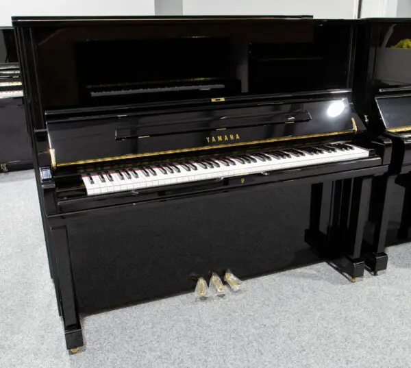 Yamaha U3S Showroom