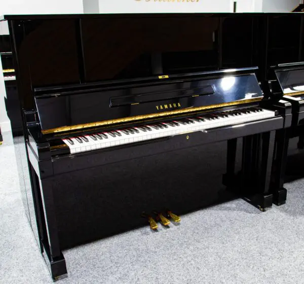 Yamaha U3 YUX