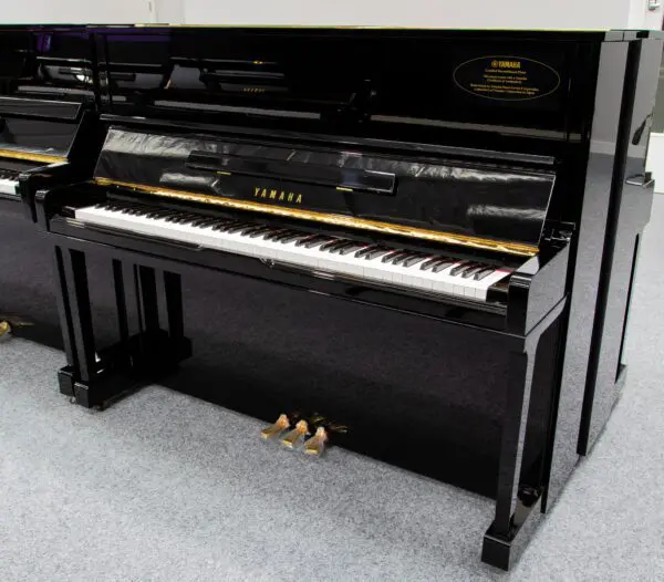 Yamaha U1 U10A