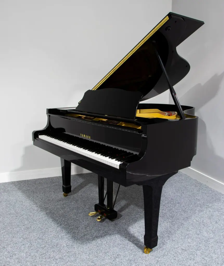 Yamaha G2 Grand, mid 1980's (Refurbished) - Richard Lawson Pianos