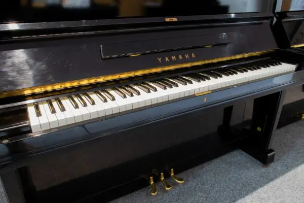 Yamaha U3E Keyboard