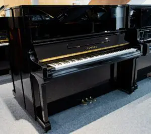 Yamaha U30BL