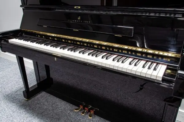 Steinway Model V
