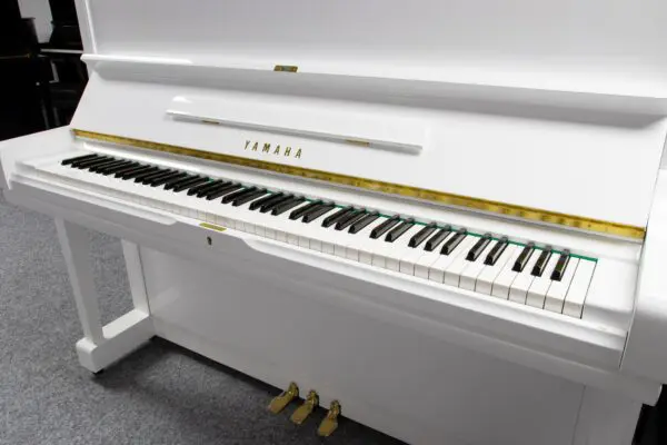 Yamaha U3E White Finish Keyboard