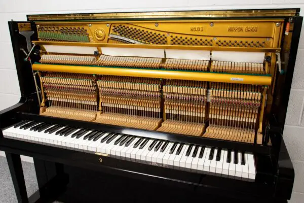 Yamaha U3F Internal
