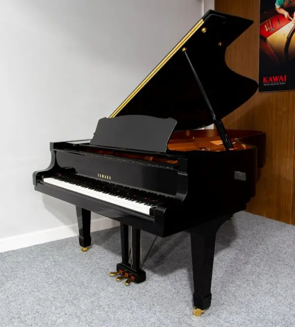 Yamaha C7 Grand