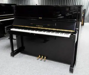 Yamaha U1G