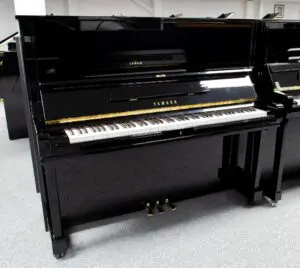 Yamaha U3FS
