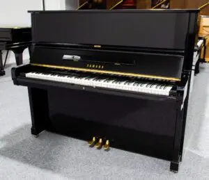 Yamaha U2H