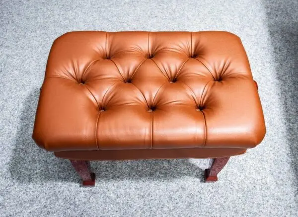Adjustible Piano stool