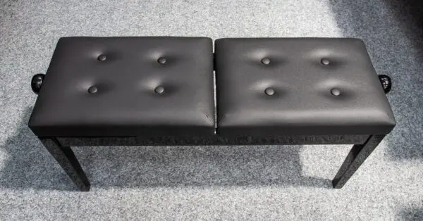 Adjustible Piano stool