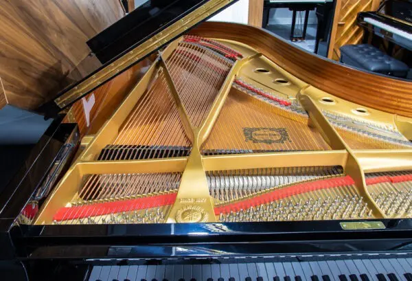 Internal Yamaha C7 Grand