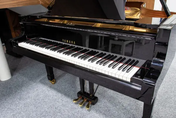 Yamaha C7 Grand