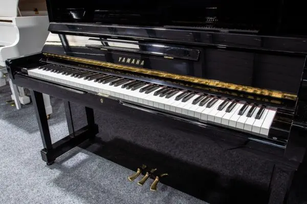 Yamaha SU131S Upright