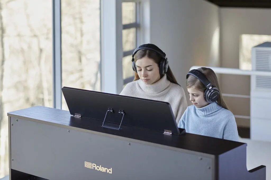 Roland HP700 Series