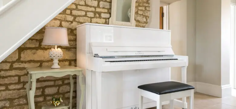 Should I Get the Kawai K300 or the Kawai K500?