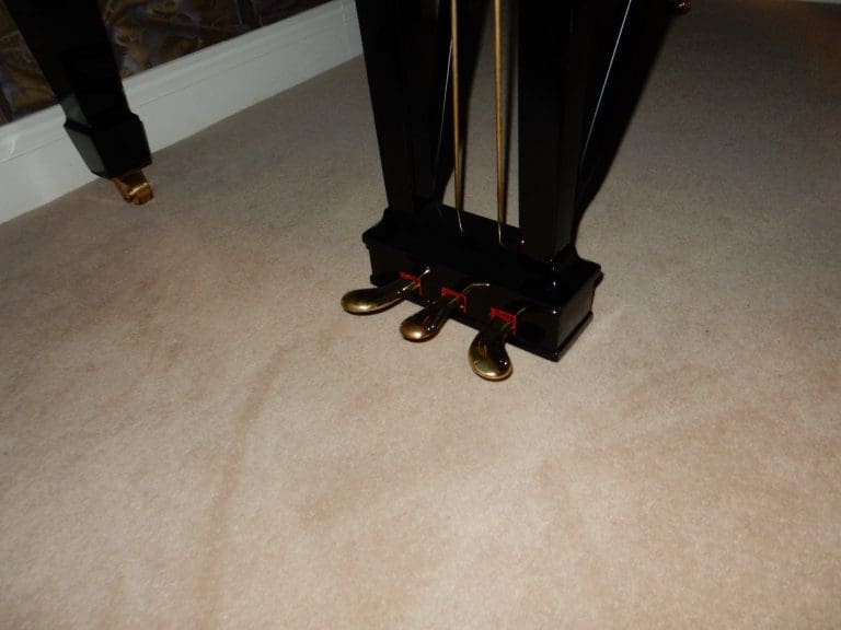 PIANO PEDAL EXTENDER. PERFECT FOR THE SMALLER PIANIST. HIGH GLOSS BLACK