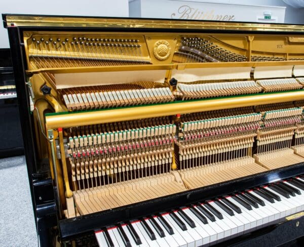 Yamaha U3 YUX Internal
