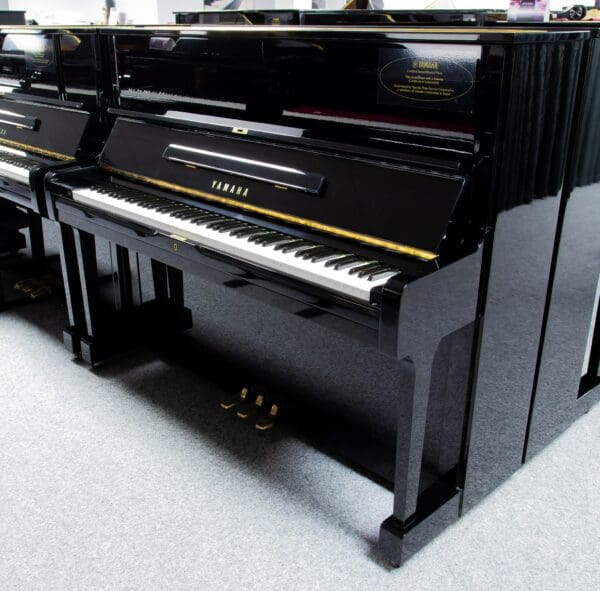 Yamaha U1H
