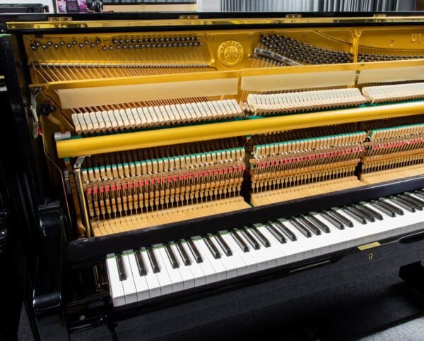 Yamaha U1H Internal