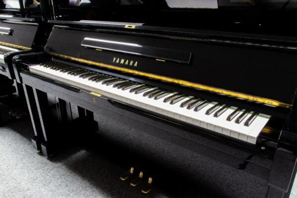 Yamaha U1H Keyboard