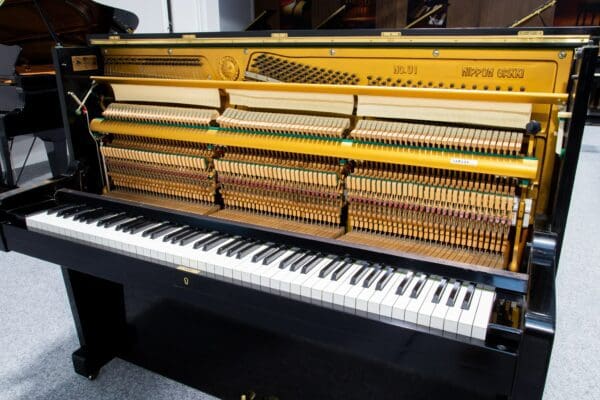 Yamaha U1E Internal