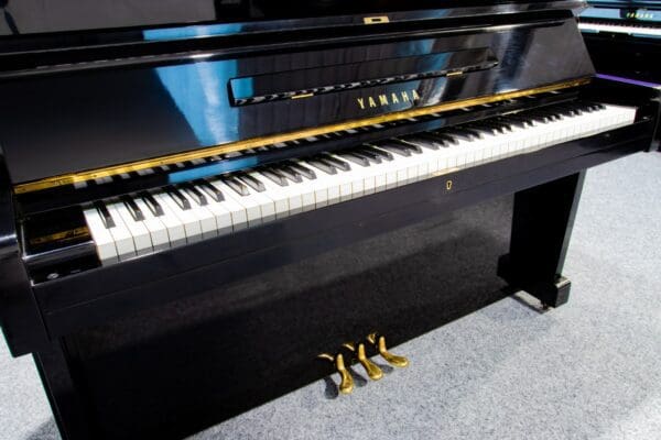 Yamaha U1E Keyboard