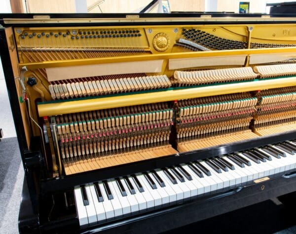 Yamaha U1H Internal