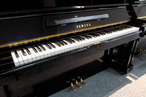Yamaha U1H Keyboard