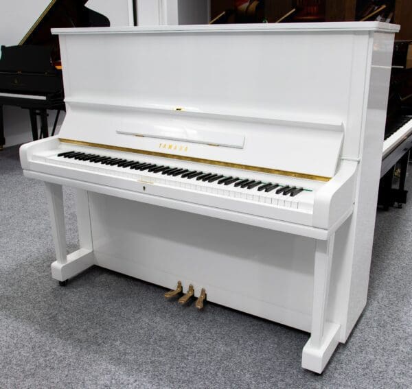 Yamaha U3E Polished White