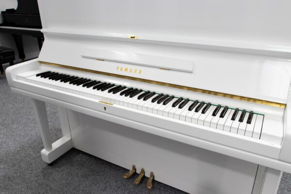 Yamaha U3E Keyboard