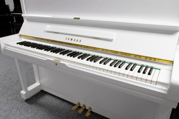 Yamaha U3E White Finish Keyboard