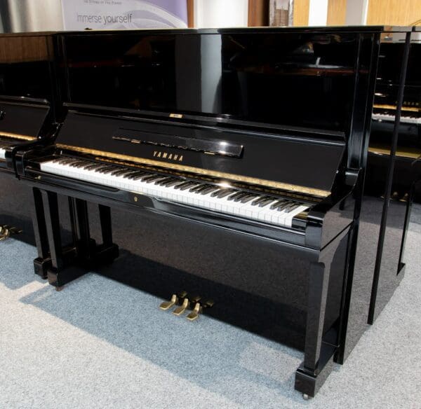 Yamaha U3G