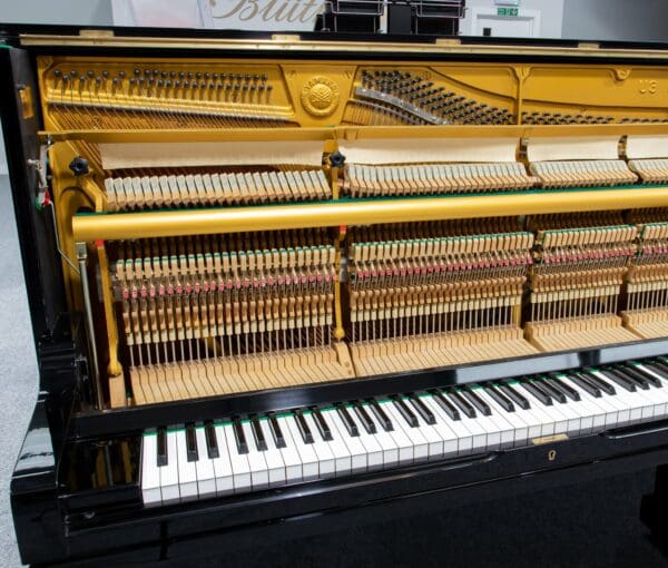Yamaha U3H Internal