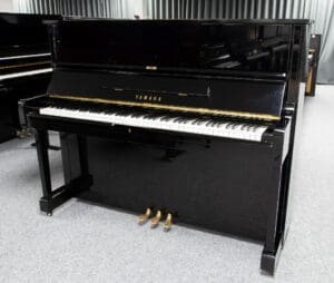 Yamaha U1G