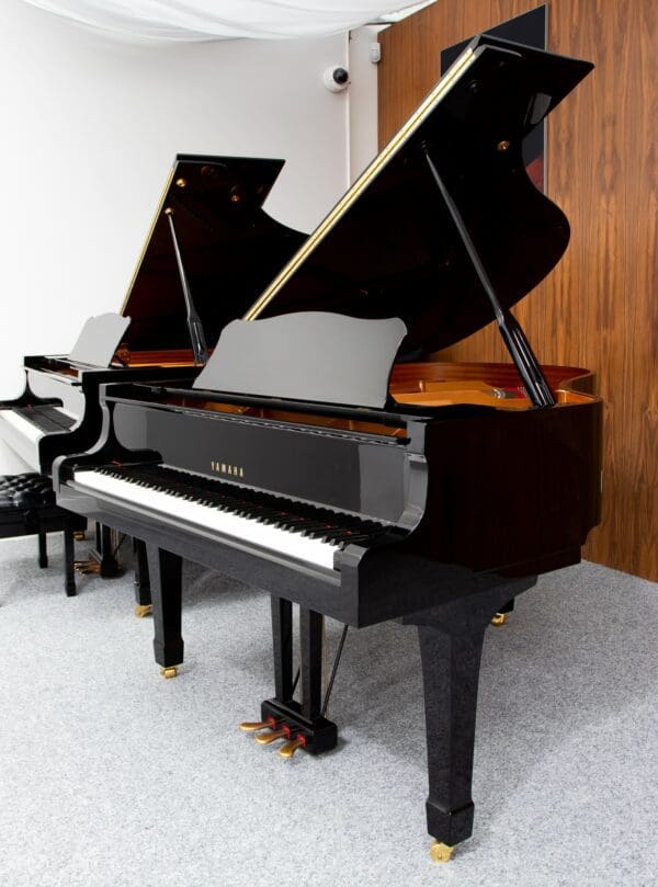 Yamaha C2 Grand