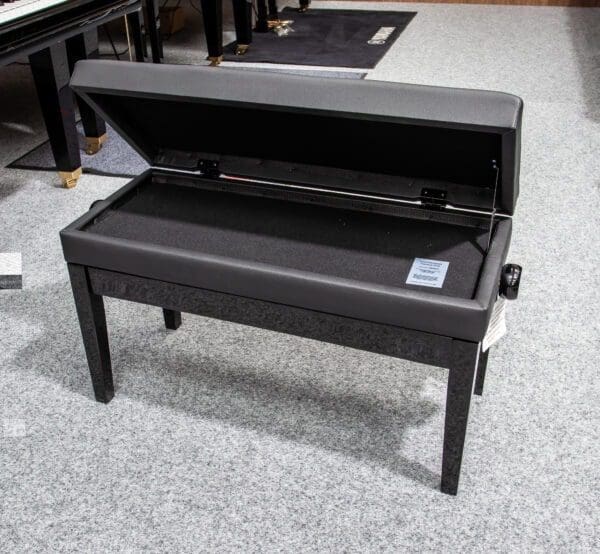 Adjustible Piano stool