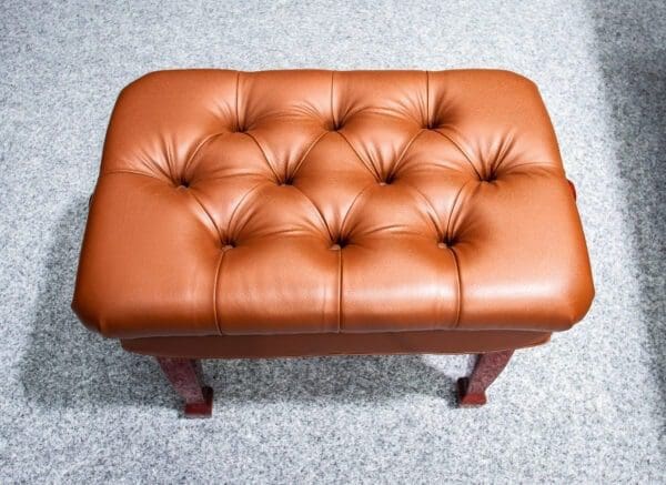 Adjustible Piano stool