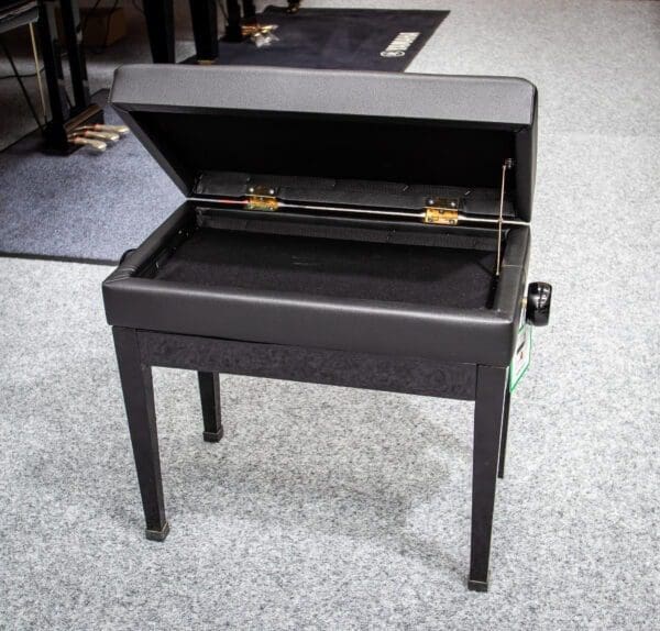 Adjustible Piano stool