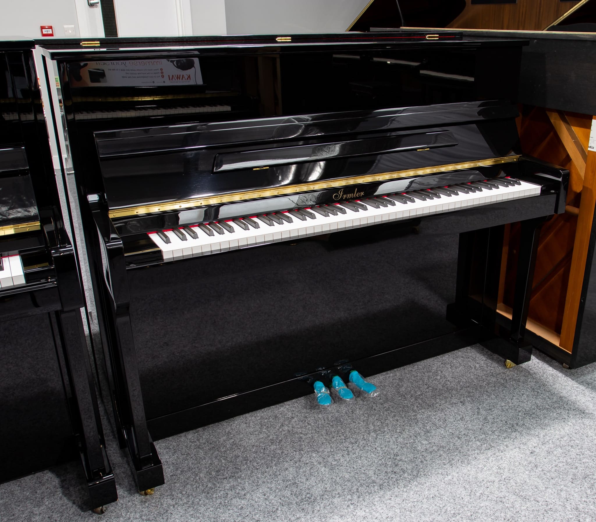 Irmler P118 Upright in Polished Ebony