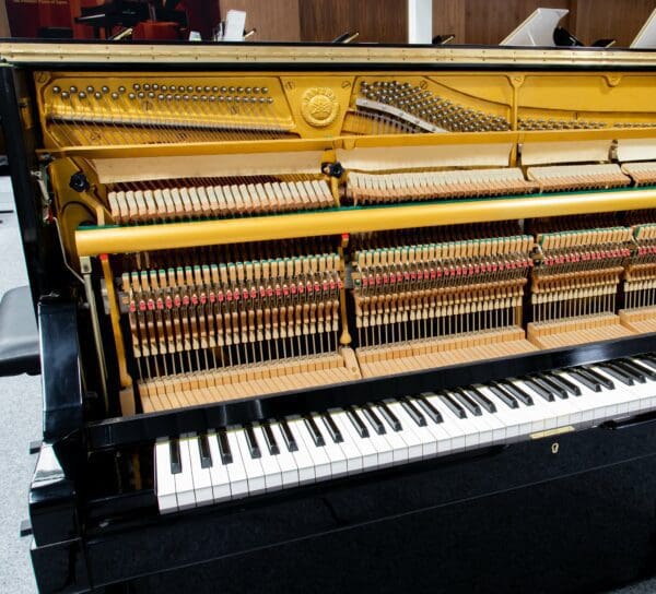 Yamaha U3 UX Internal
