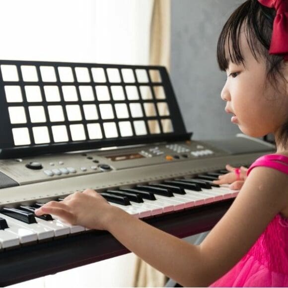 Can you learn to play the piano on a keyboard?