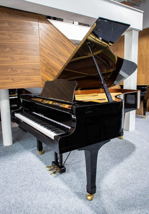 Yamaha C7 Grand