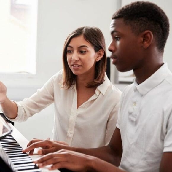 8 bad piano playing habits – and how to break them!