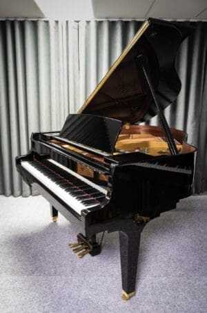 Kawai GL30 ATX2 Silent Grand in Polished Ebony (Ex Demo)