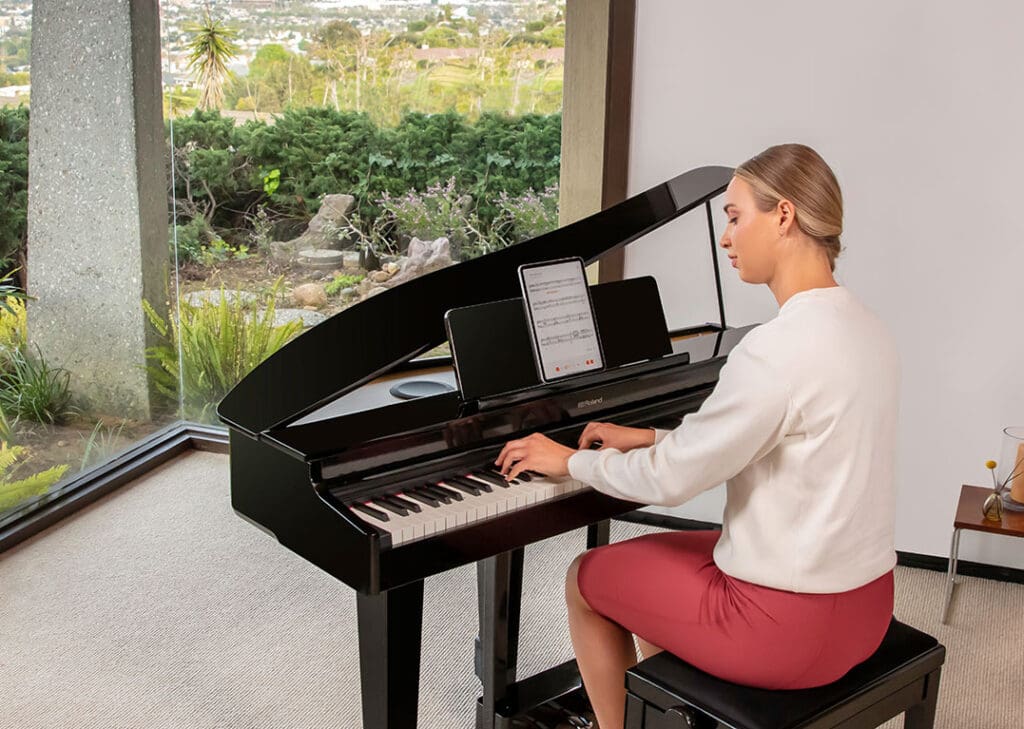 Roland GP-3 Polished Ebony