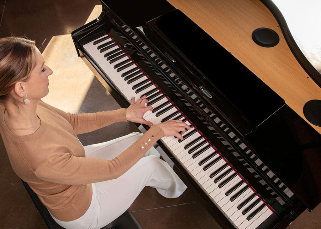 Roland GP-6 Polished Ebony