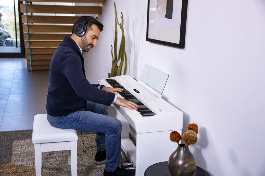 Roland FP60X